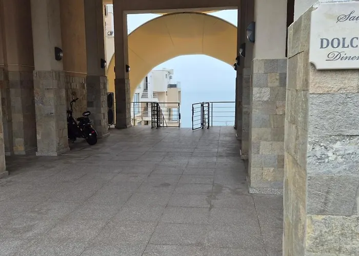 East Marina View Apartment *