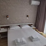 East Marina View Apartman *