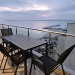 East Marina View Apartman